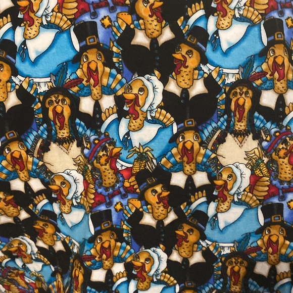 White Cross Pilgrim Turkey Thanksgiving Scrub Top, Long Sleeve, Size Large - Picture 5 of 7